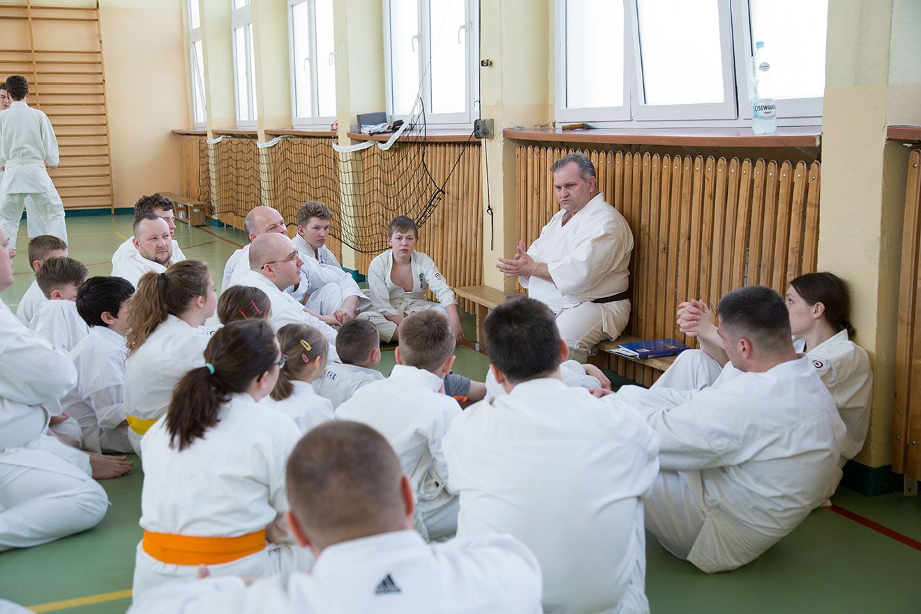 Senpai Robert Kwiecień o historii Karate | Karate, Senpai, Sports